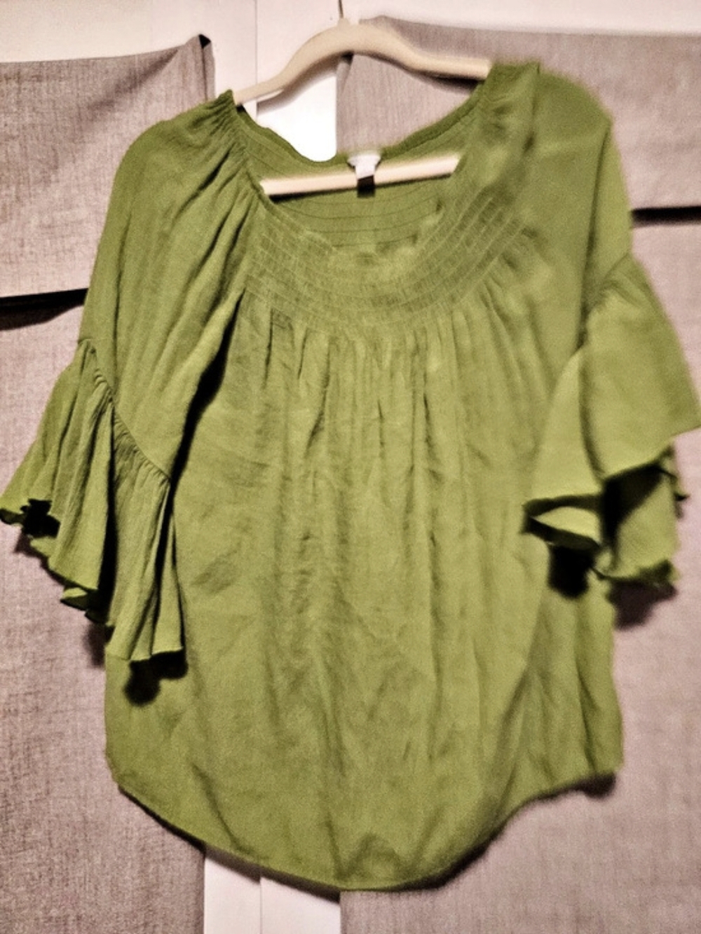 Cato Ruffle Sleeve Blouse in Green Size Large Like New